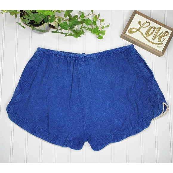 Dark Blue Chambray Mid-Rise Cloth Shorts Size Jr. Large - Picture 2 of 4